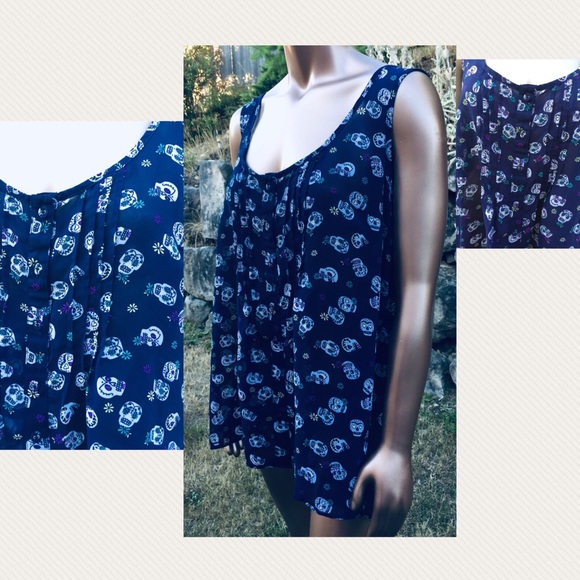 TORRID Layered Pleated Skull Print Sleeveless Top - Picture 3 of 8